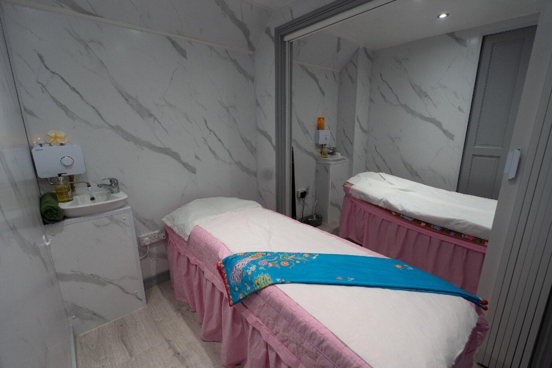 Paanthong Thai Spa, Petticoat Lane Market, London