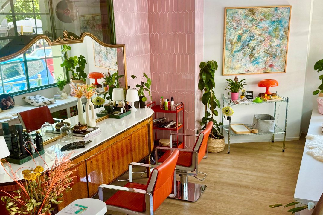 Liquid Beauty Parlor, Marousi, Αττική