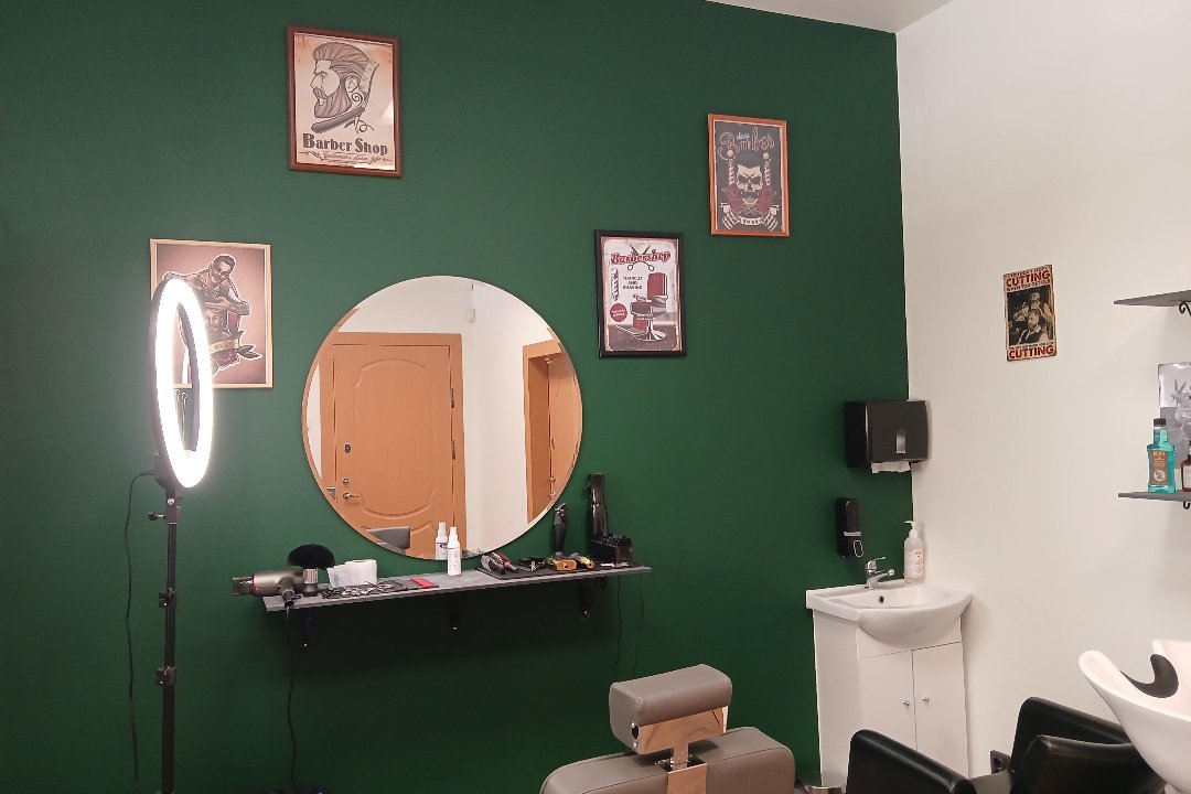 Street barber, Senamiestis, Klaipeda