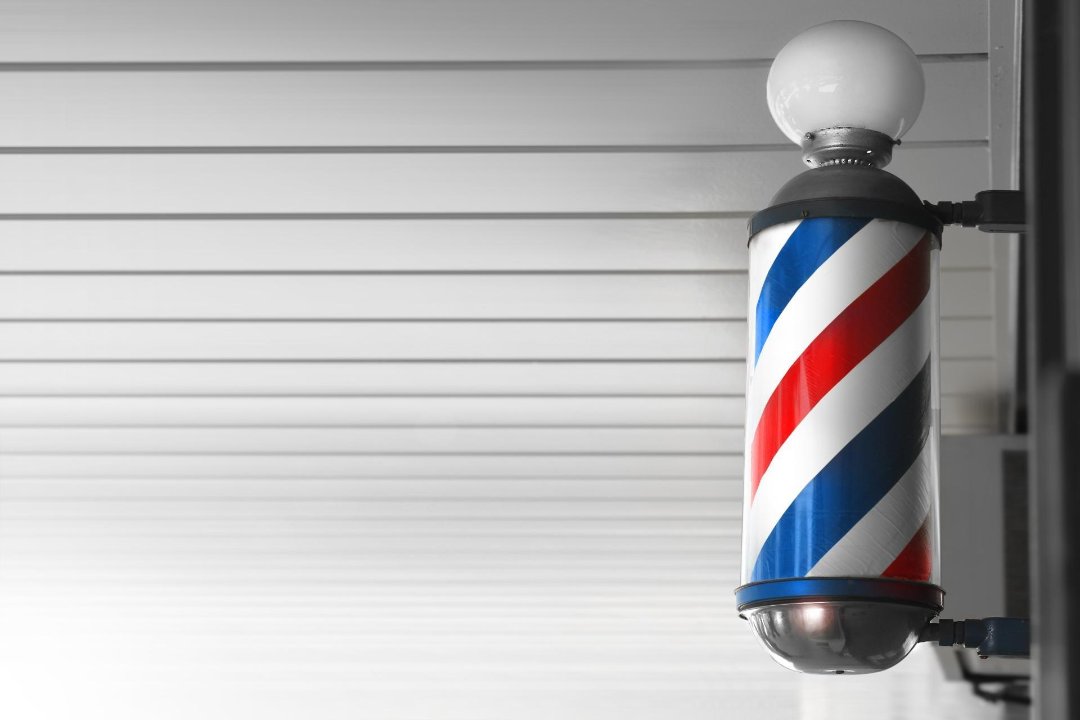 Apolinariu’s Barbershop, Costa da Caparica