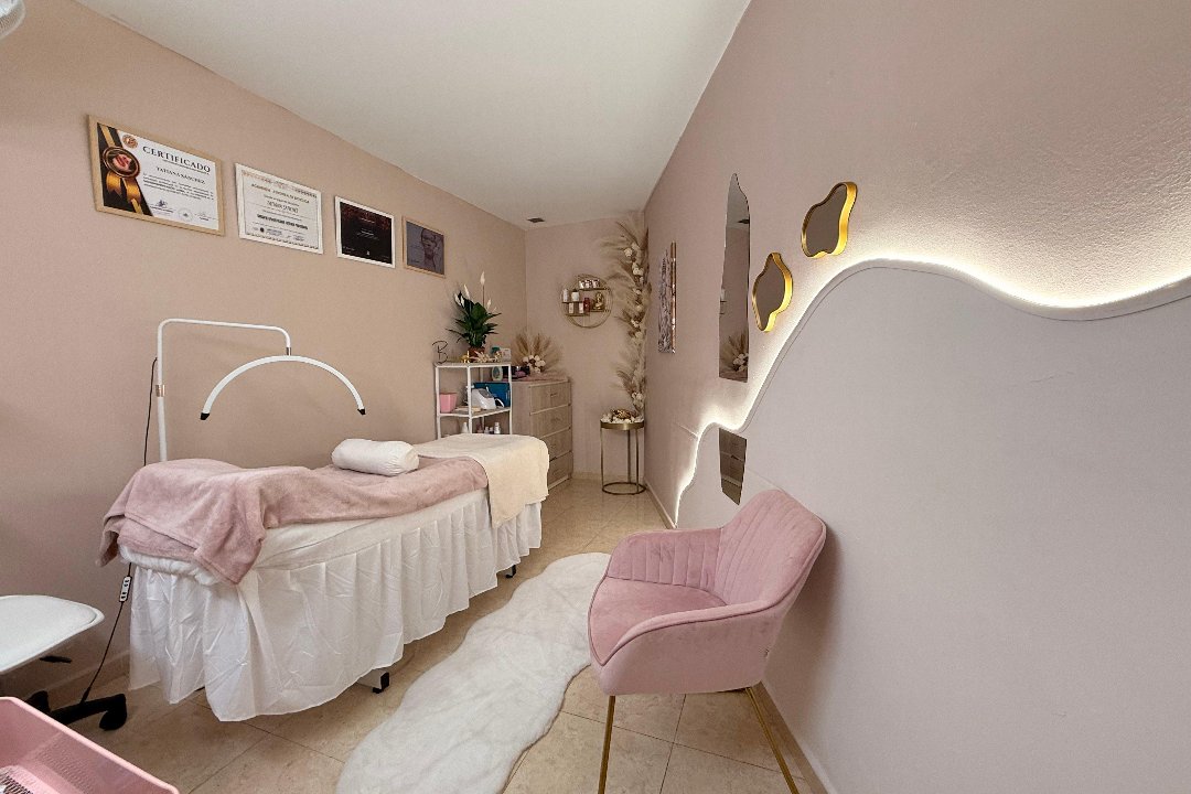 Gold Beauty, El Camp de l'Arpa del Clot, Barcelona