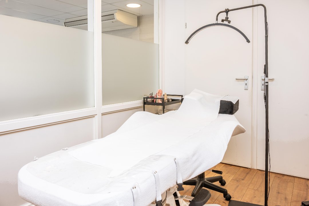 Esthetics 4 You, Pieter Calandlaan, Amsterdam