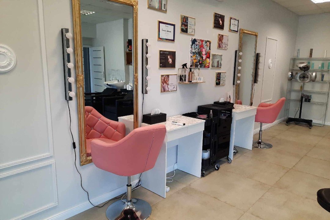 Wowhair, Pilaite, Vilnius