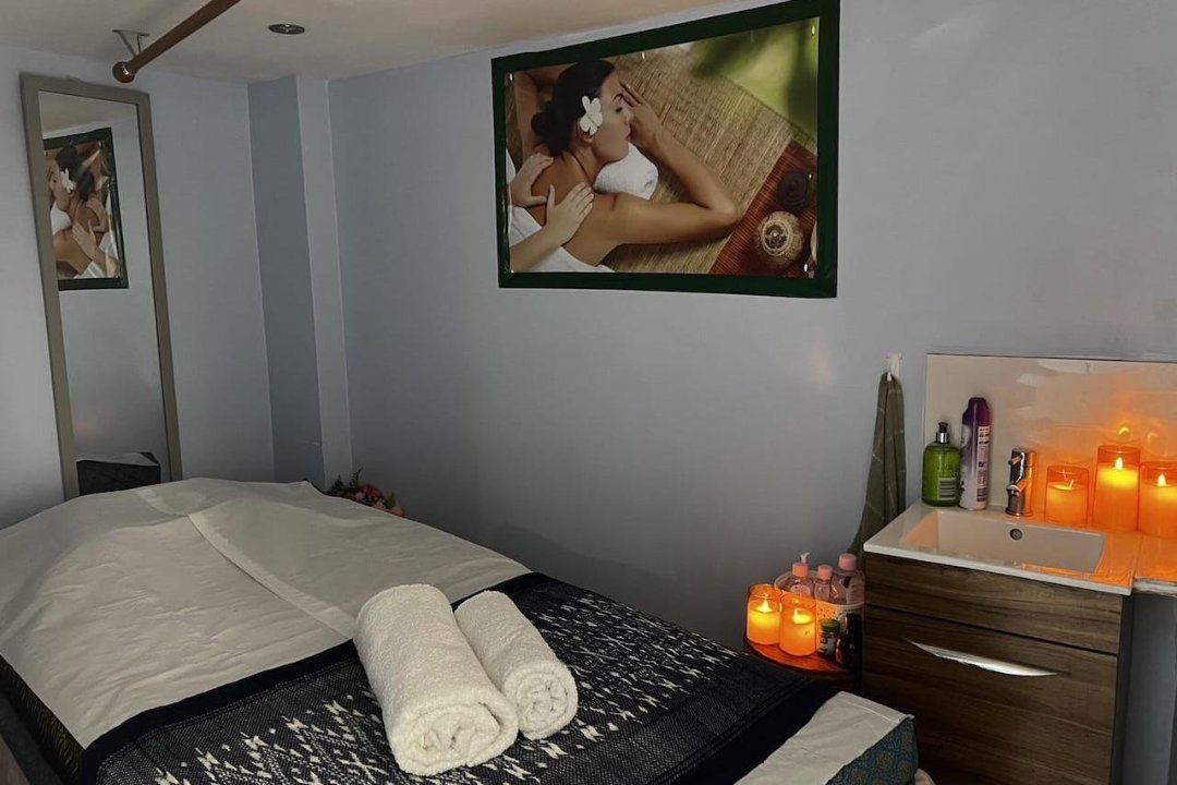 Watsana D Thai Massage, Holywell, Hertfordshire