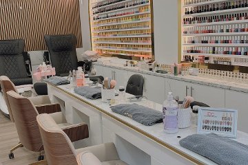 Belle Ame Beauty Champagne Lounge - London