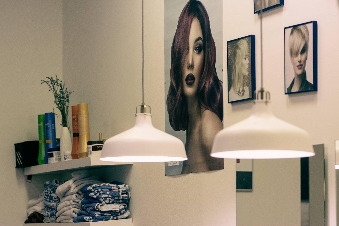 Salón de Belleza Unisex Krist, Ascao, Madrid