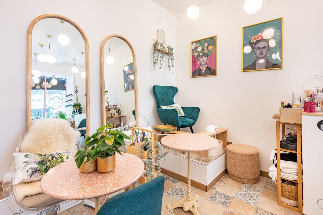 Bargain Concept Store, Av. Ledru Rollin, Paris