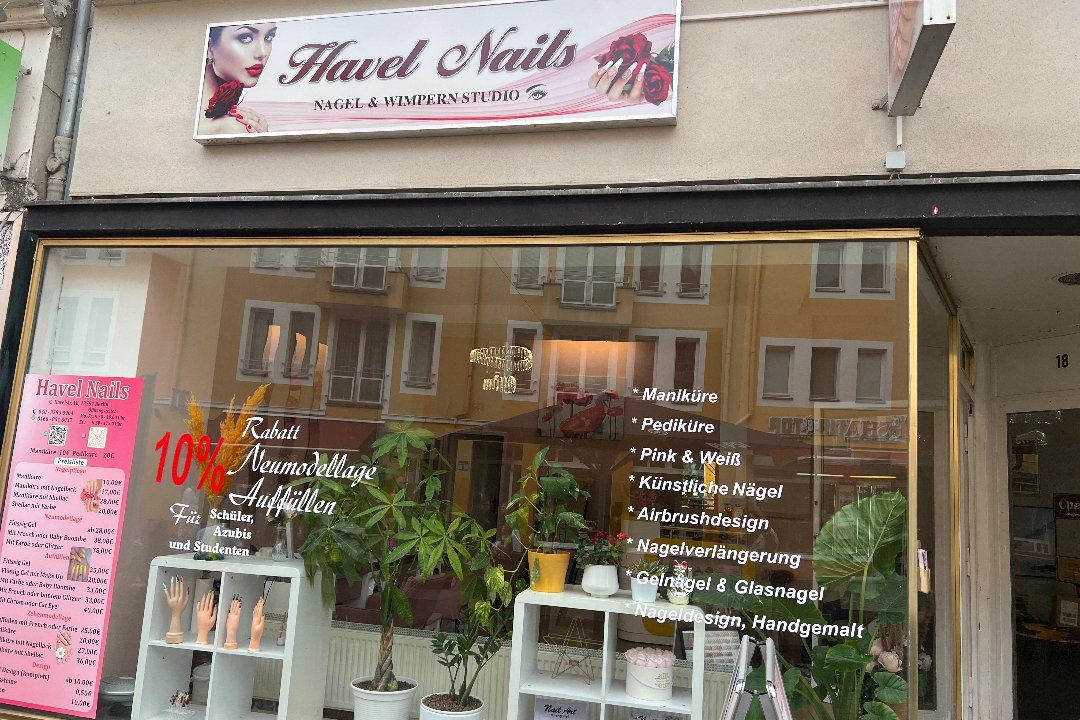 Havel nails, Spandau Altstadt, Berlin