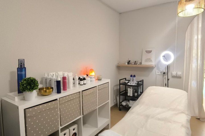 Ana Pérez Beauty Salon - Onglerie Granada - Photo de galerie - OneBooking