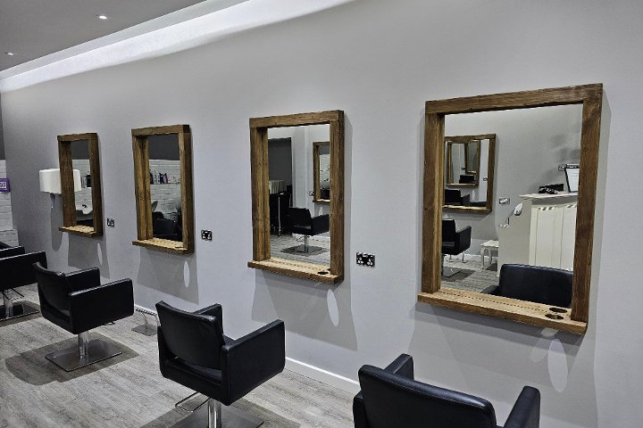 The Opposition Hairdressing - Coiffure Cross Gates - Photo de galerie - OneBooking