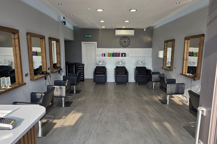 The Opposition Hairdressing - Coiffure Cross Gates - Photo de galerie - OneBooking