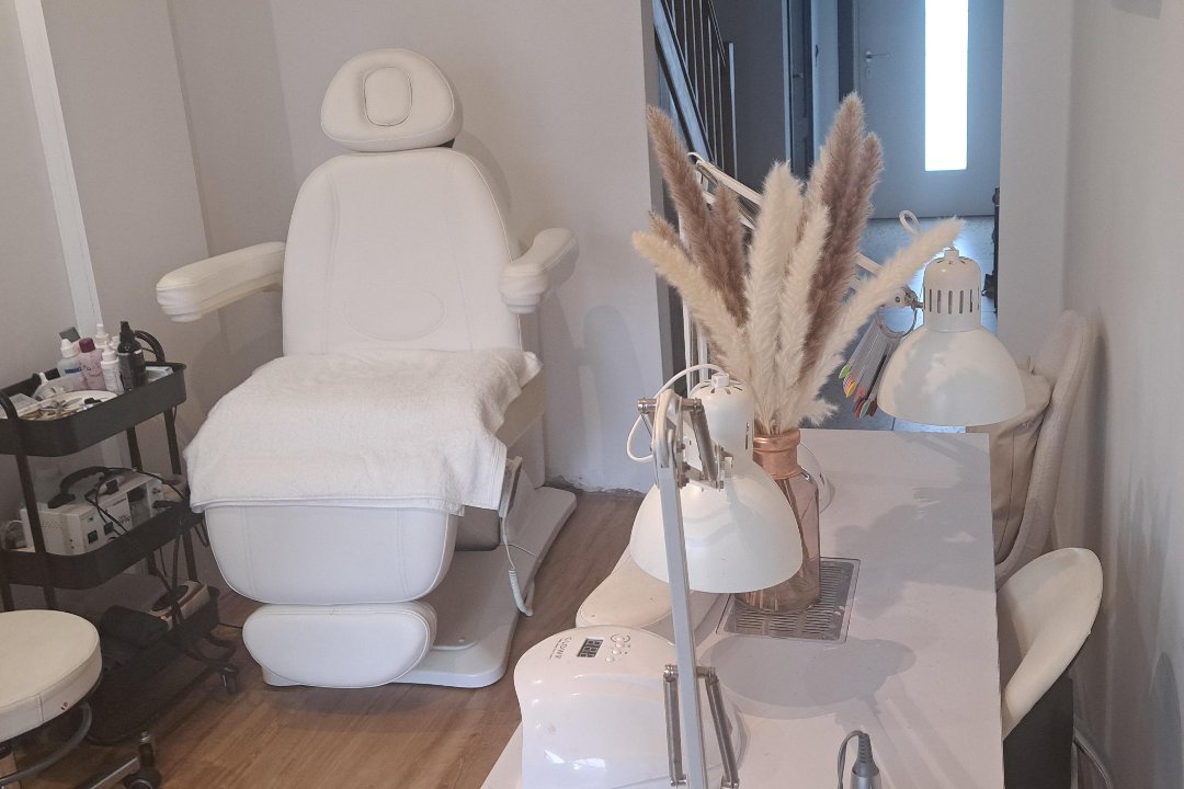 Ks.Nails&MedischePedicure, Assebroek, Bruges