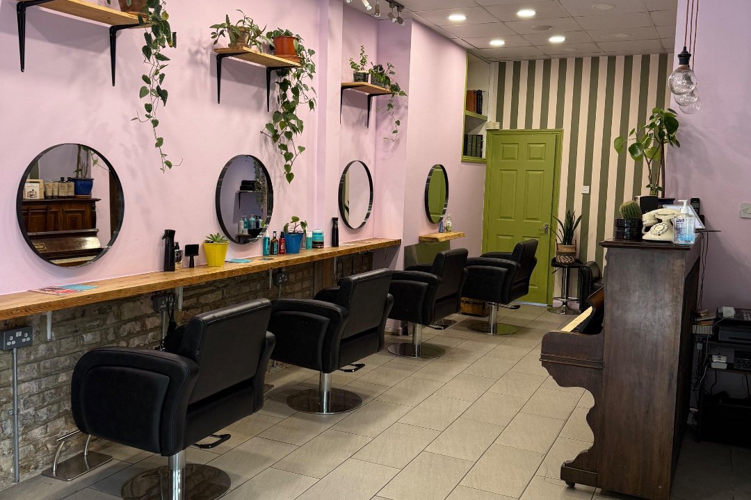 Cut & Crafts Hair Salon, Stoke Newington, London