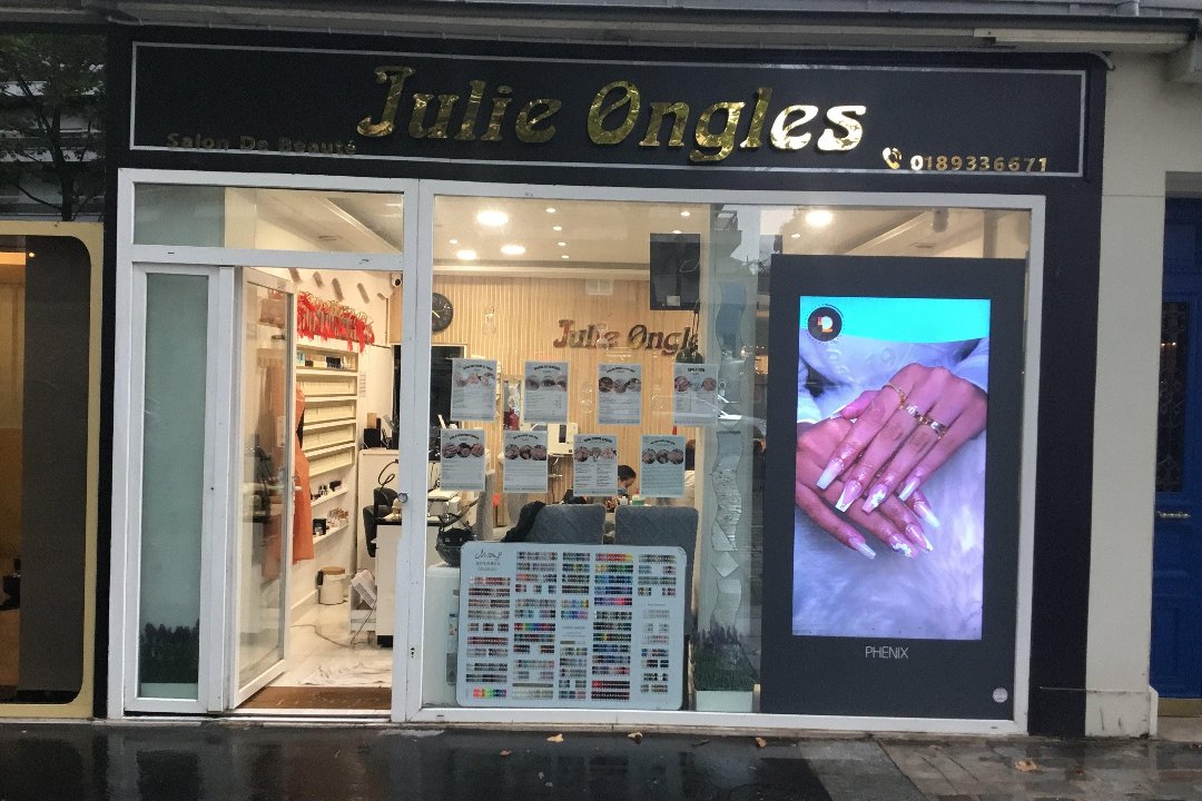 Julie Ongles, Mont des Arts