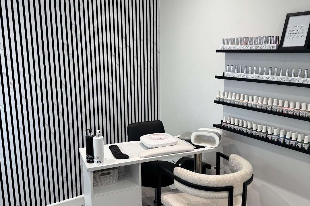 Zoe's Beautique, Cwmbran, Torfaen