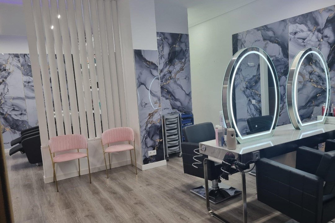 Kbello  Hair Studio, Parla, Comunidad de Madrid
