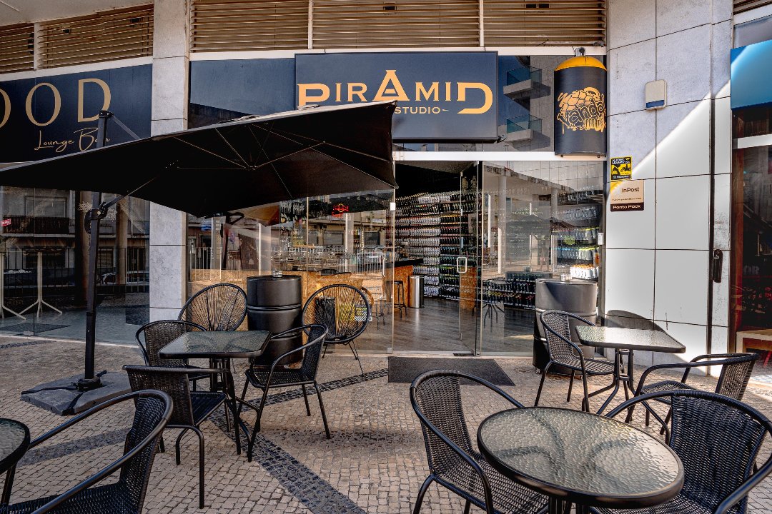 Piramid Tattoo Studio, Almada
