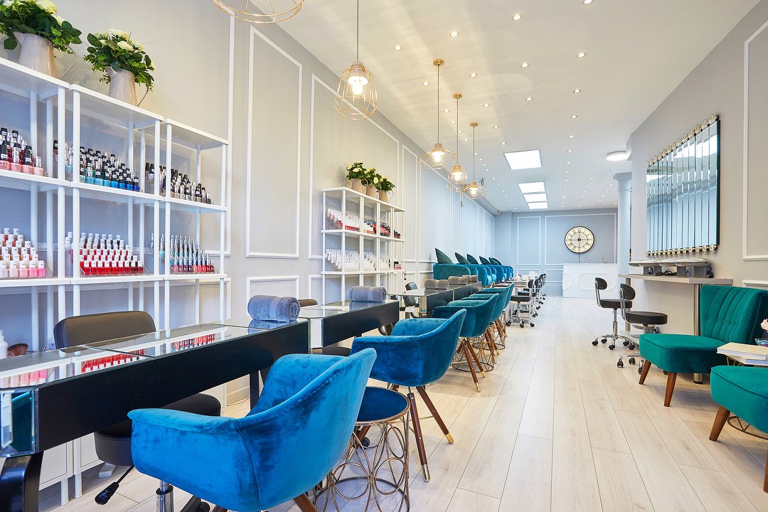 Vivience Nails & Beauty, Kensington High Street, London