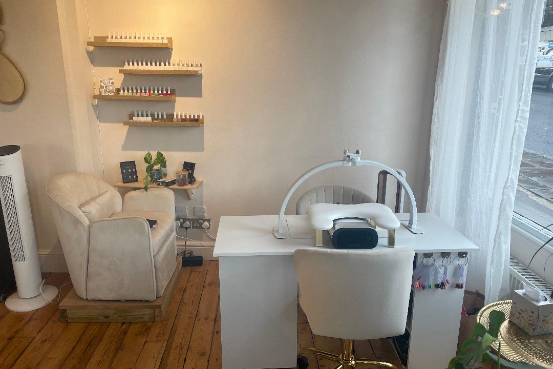 Shardaes's nail space, Lloyd Square, London