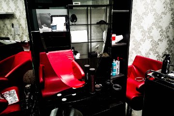 Vyrų kirpėja Gabrielė - Etro grožio salonas