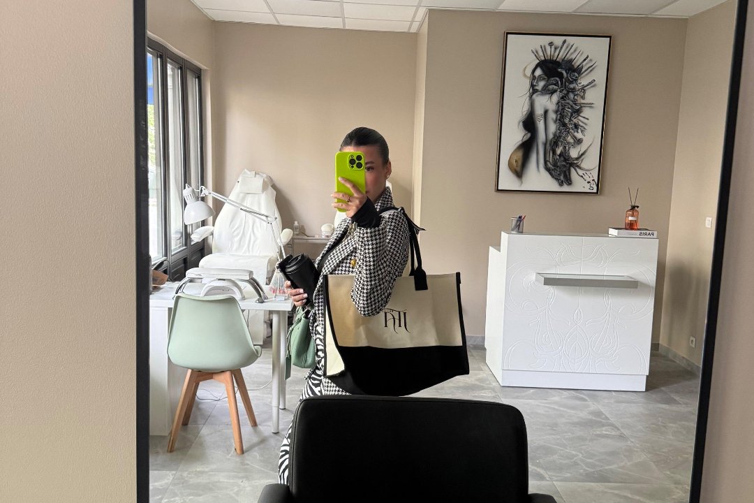 Jta-brows, Le Plessis-Robinson, Hauts-de-Seine