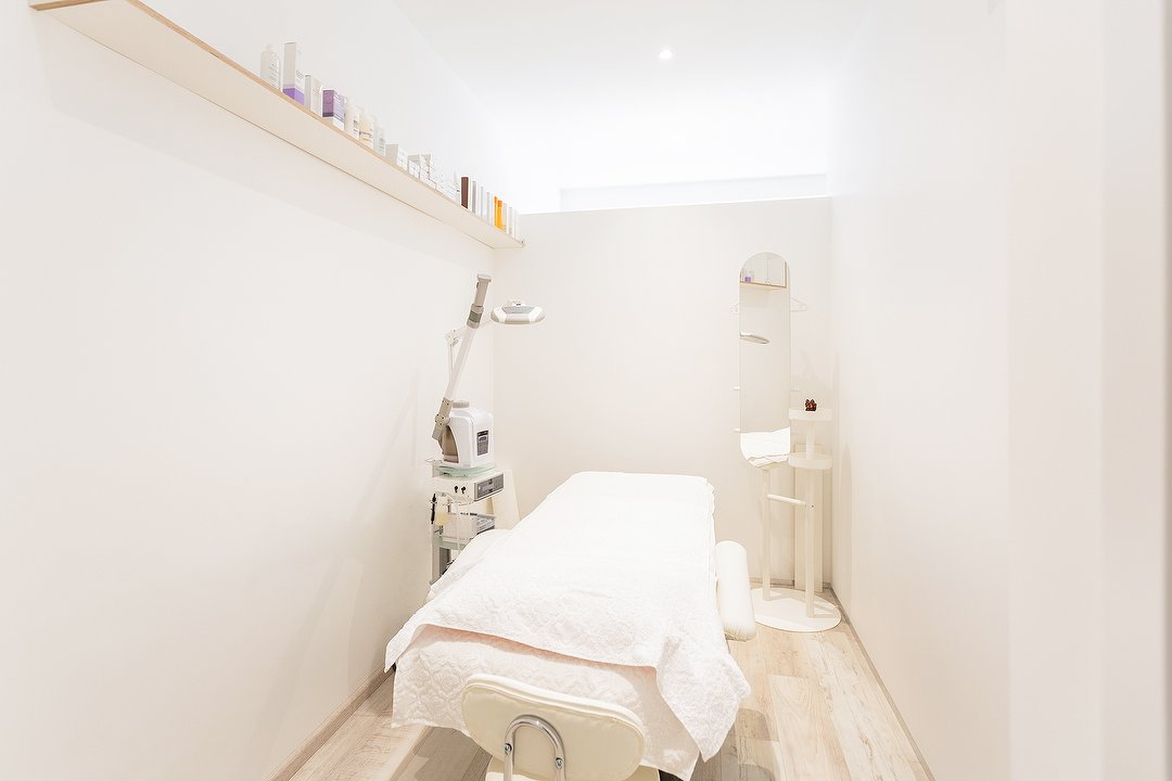 Wellness Kosmetik Salon Päonie, Heinrich-Heine-Straße, Berlin