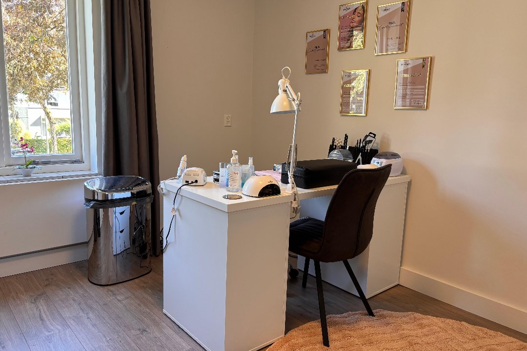 Fleurish nails , Hondsberg, Den Bosch