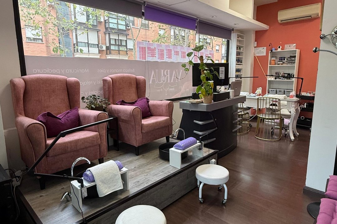 Varua Estética y Peluquería, Los Cármenes, Madrid