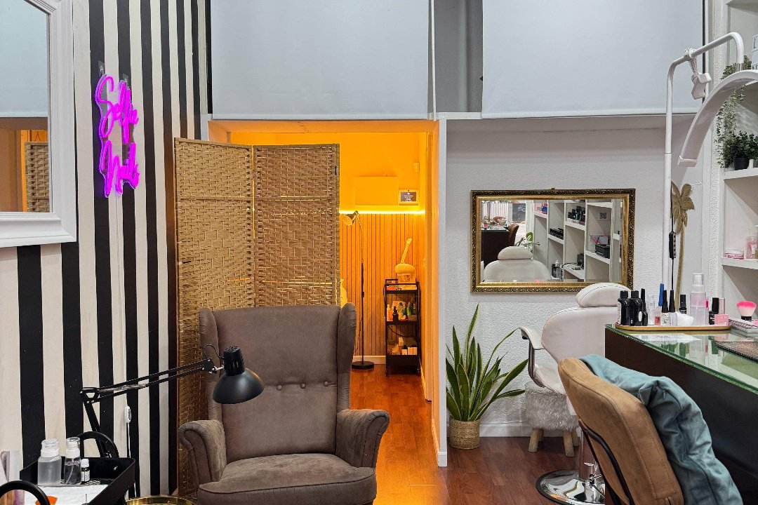 La Esmaltería by Amazonic, Rios Rosas, Madrid