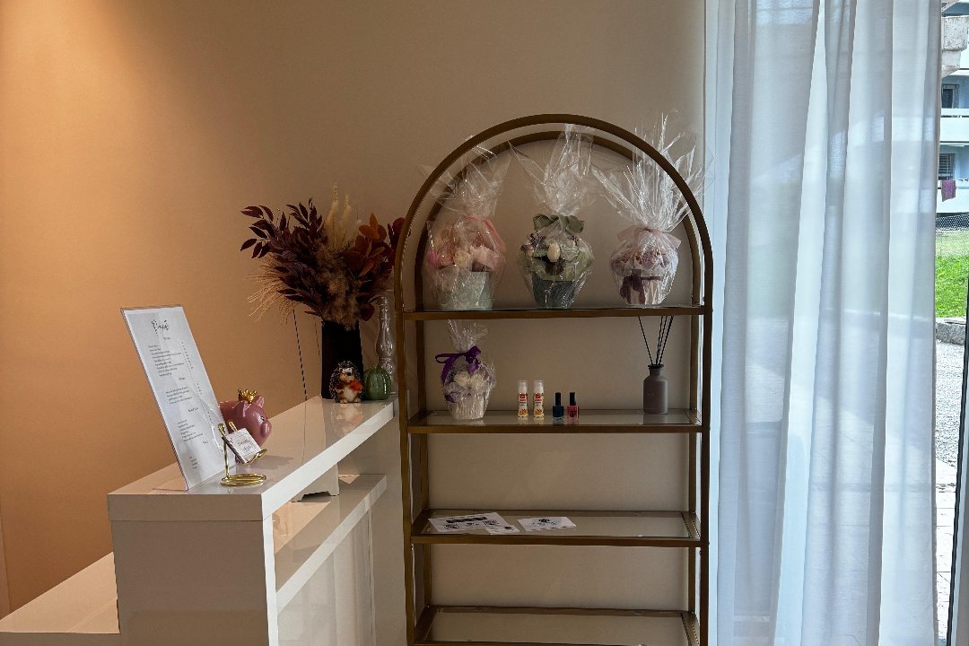 Fanni Nails & Beauty Studio, Embrach, Kanton Zürich