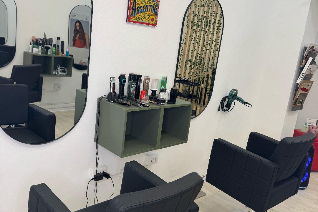 Giovane Hair Studio, Tuscolano, Roma