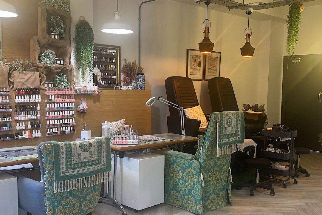 Iris Brow & Beauty Lounge, Holyland, Belfast