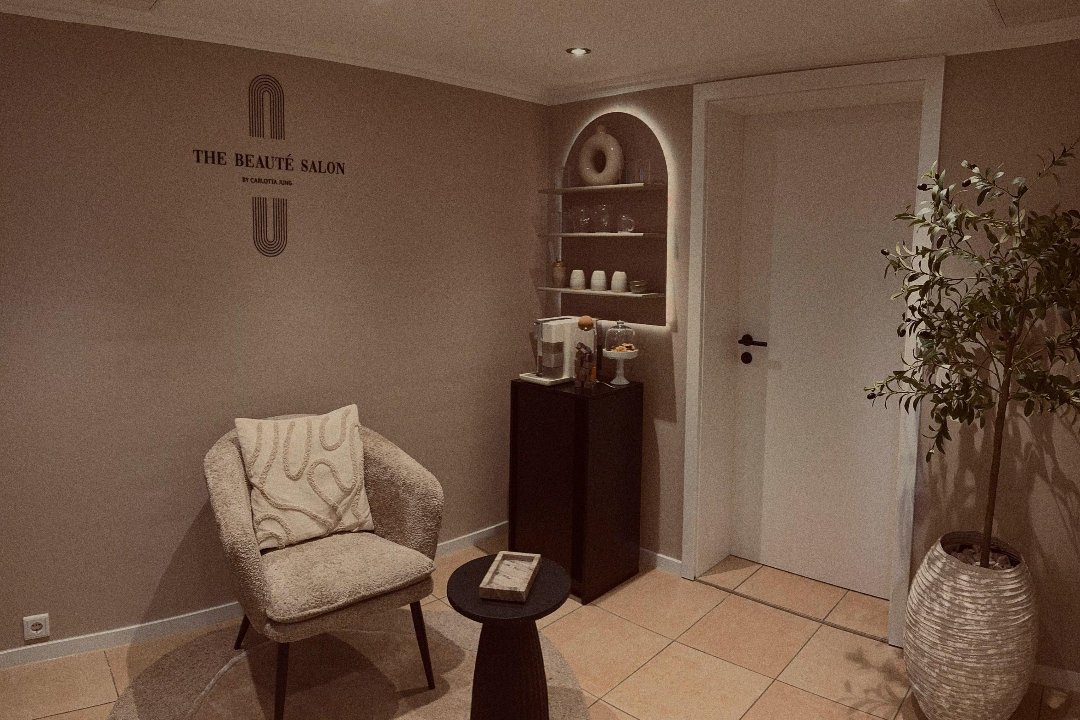 The Beauté Salon - by Carlotta Jung, Himmelgeist, Düsseldorf