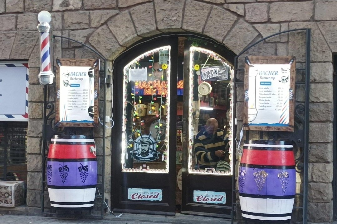Barber Bachir, Espronceda, Barcelona