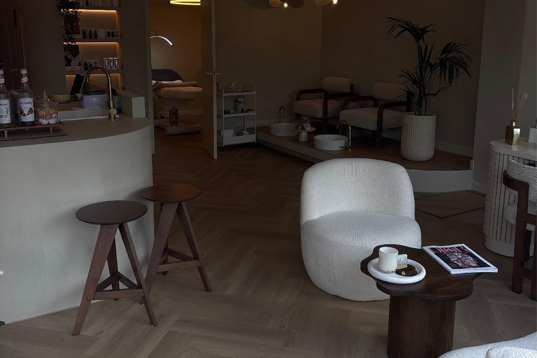 Arax schoonheidssalon, Huizen, Noord-Holland
