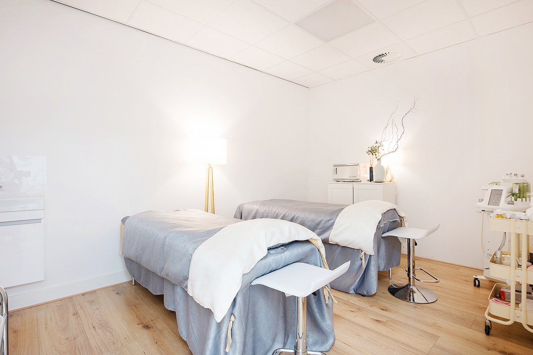 Sweetheart Aesthetics, Burgen en Horsten, The Hague