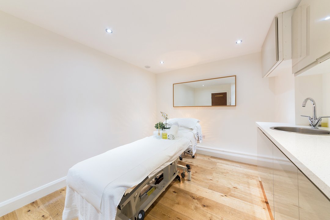 Brow & Face Clinics Moorgate, Earls Court Square, London