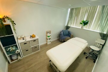Pivoine Massage and holistic treatments with Jannie
