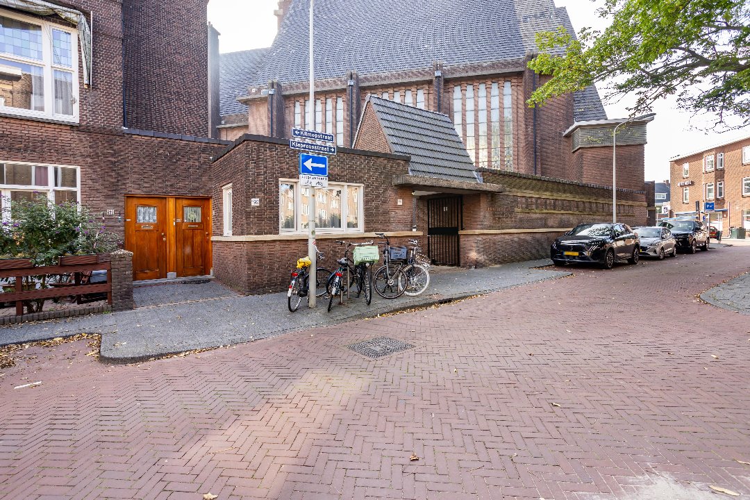 Hadassa's Room, Azaleaplein, The Hague