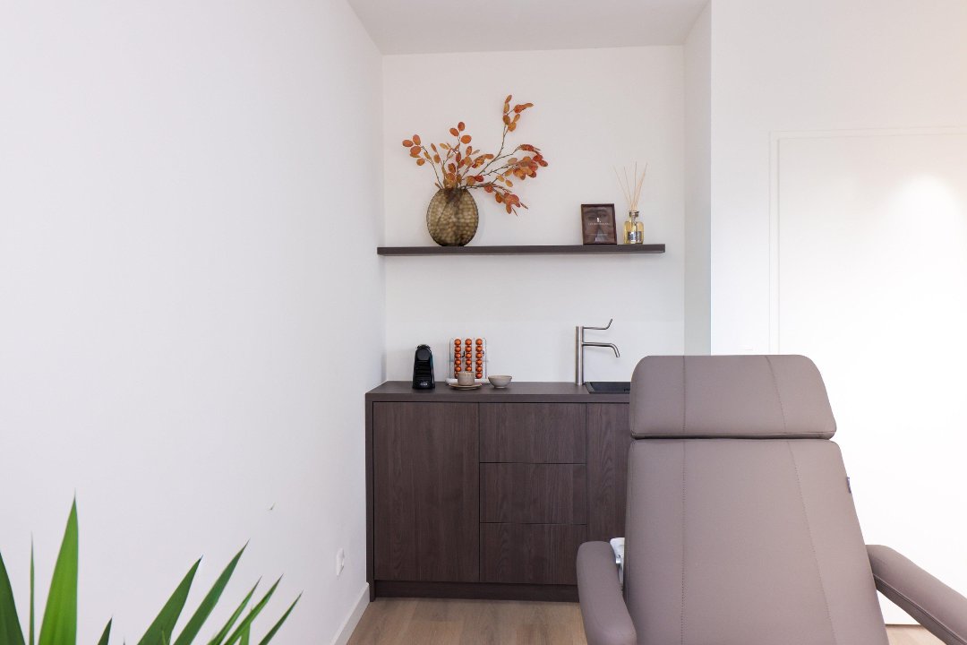 Lev Brows Clinic, Schiphol, Noord-Holland
