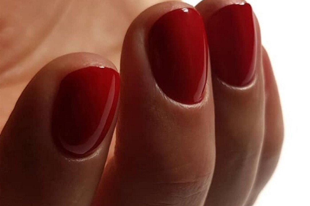 mani & pedi, Richmond Station, London