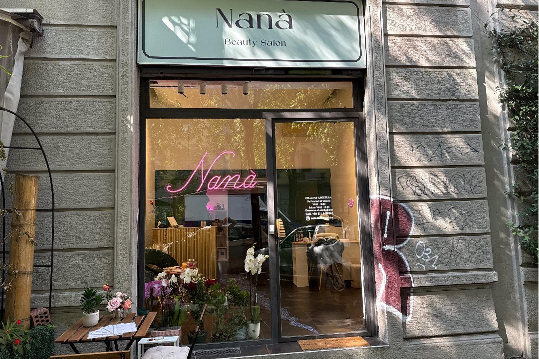 Nanà, Bacone, Milano