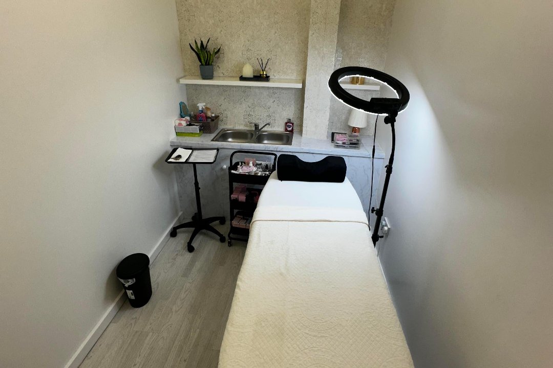 Sildas Beauty, Enfield Chase, London