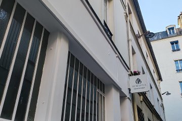 M SHAPE PARIS