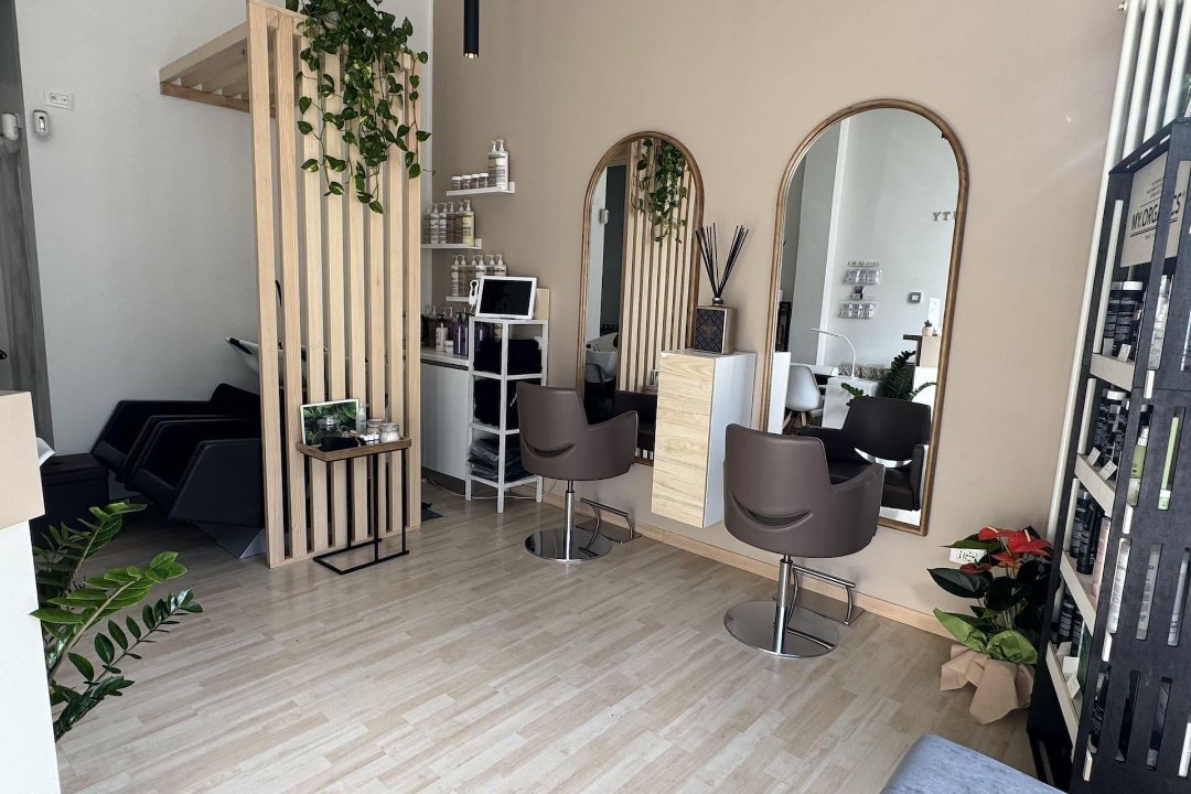 R Beauty Lab, Urago Mella, Brescia
