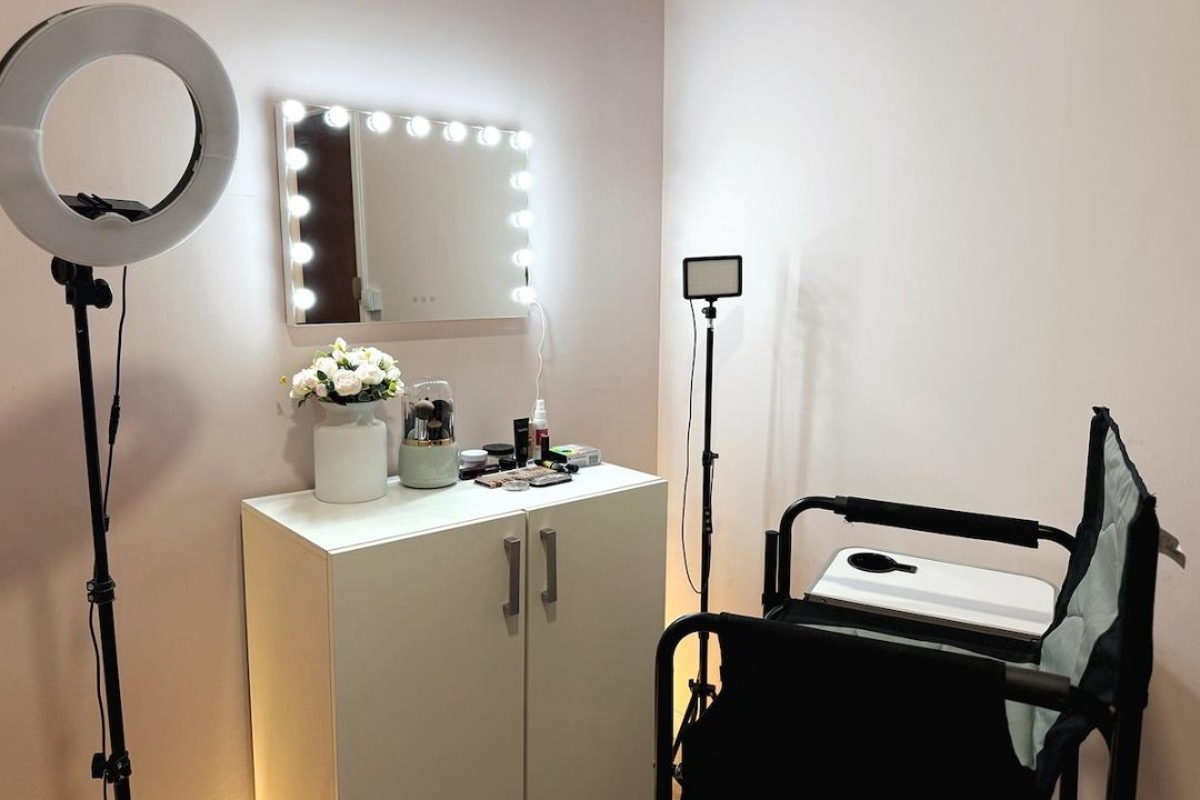 Mua Madrid, Embajadores, Madrid