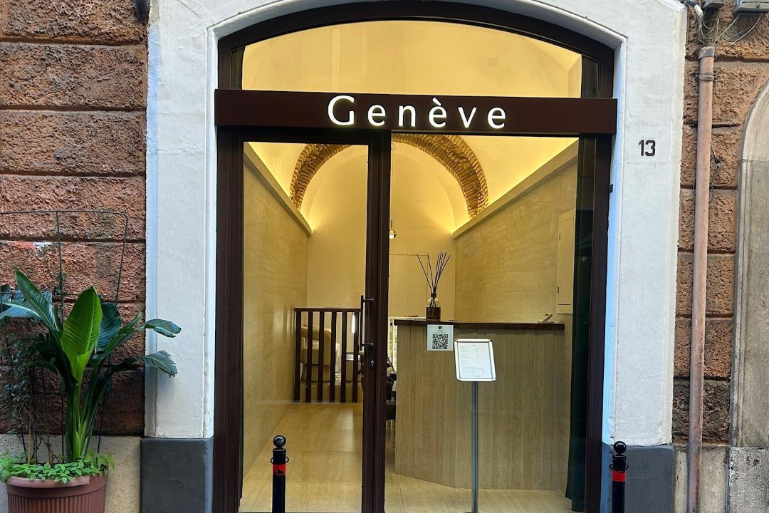 Genève, Via del Corso, Roma