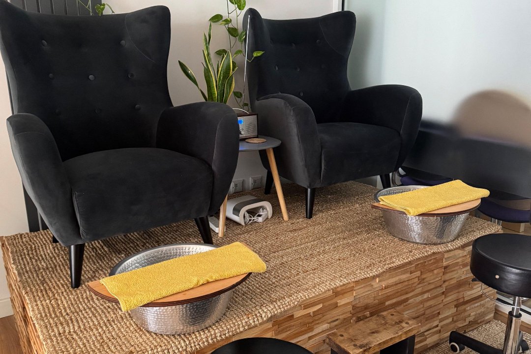Loris Nail Boutique, Boston Manor House, London