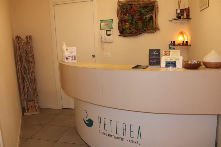 NB StudioHeterea - Massage Mira VE - Photo de galerie - OneBooking
