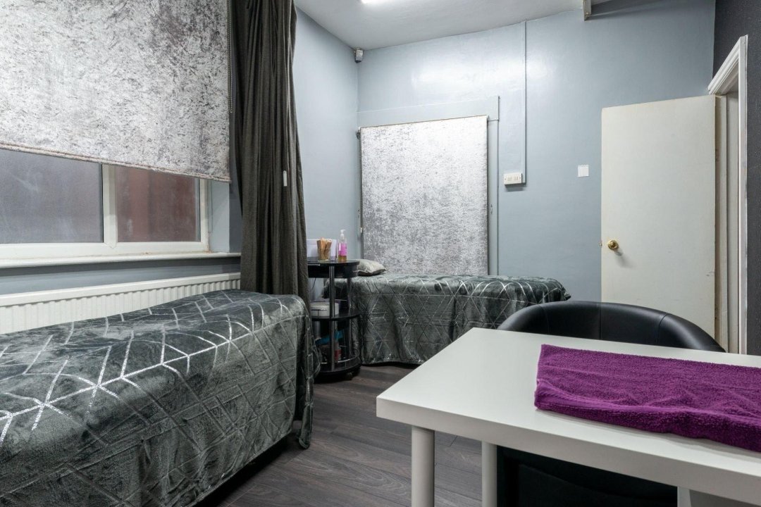 Vanessa's Beauty & Nail Lounge, Burton Road, Manchester